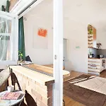 Sun-Filled North Bondi Apartment Moments To Beach