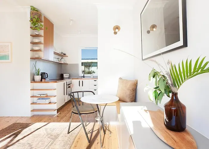 Sun-Filled North Bondi Apartment Moments To Beach