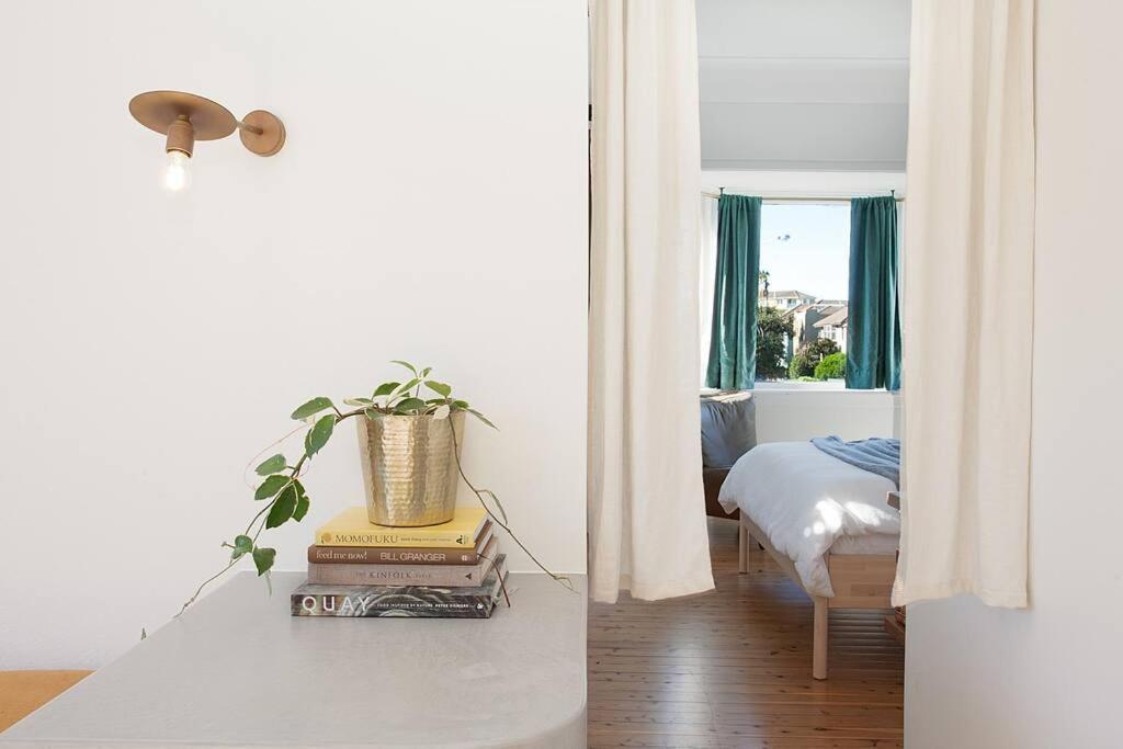 Apartment Sun-filled North Bondi Moments To *