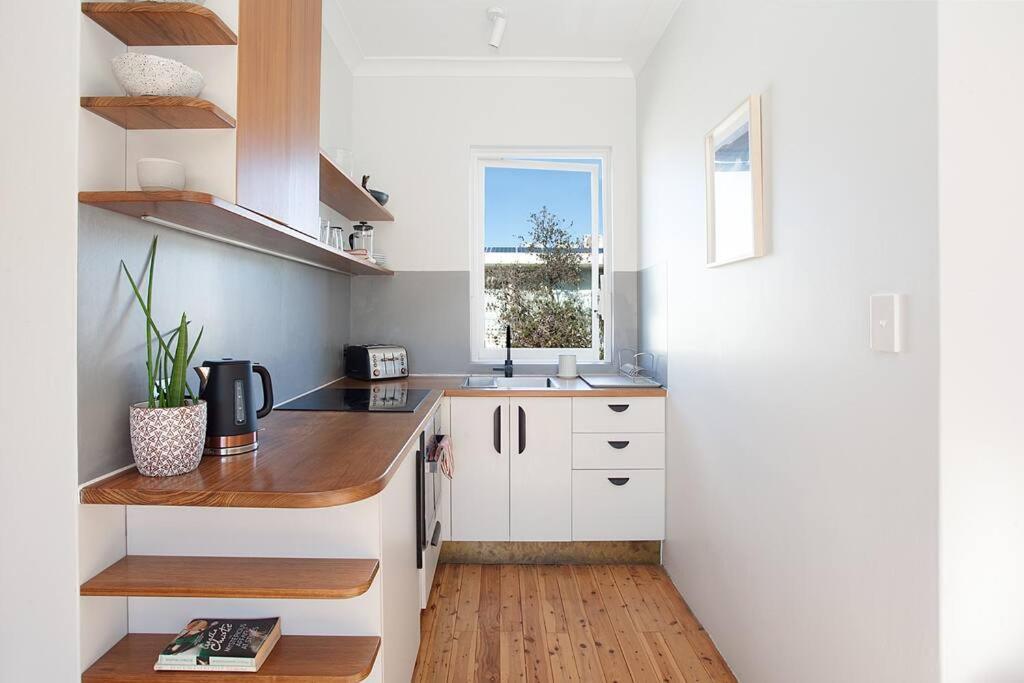 Apartment Sun-filled North Bondi Moments To