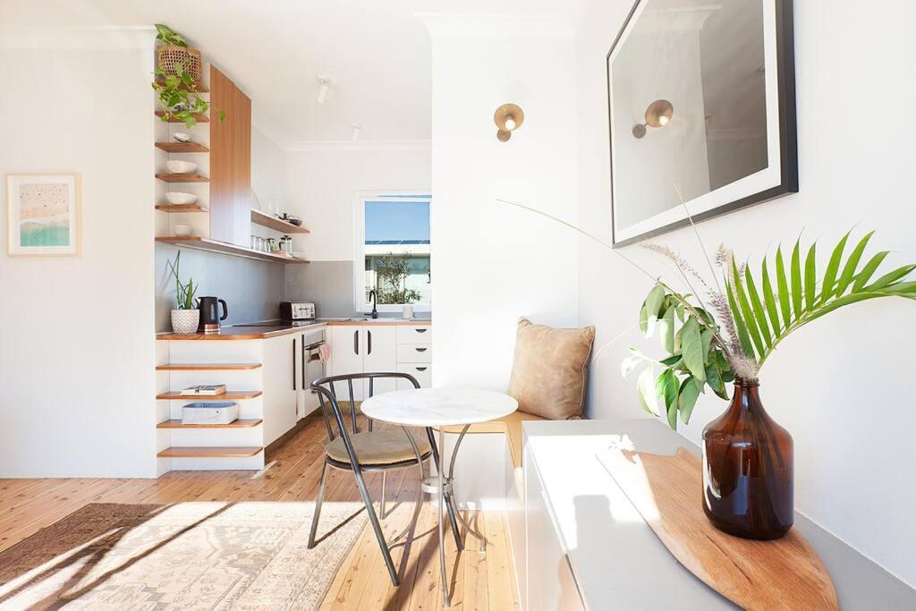 Sun-filled North Bondi Moments To Apartment