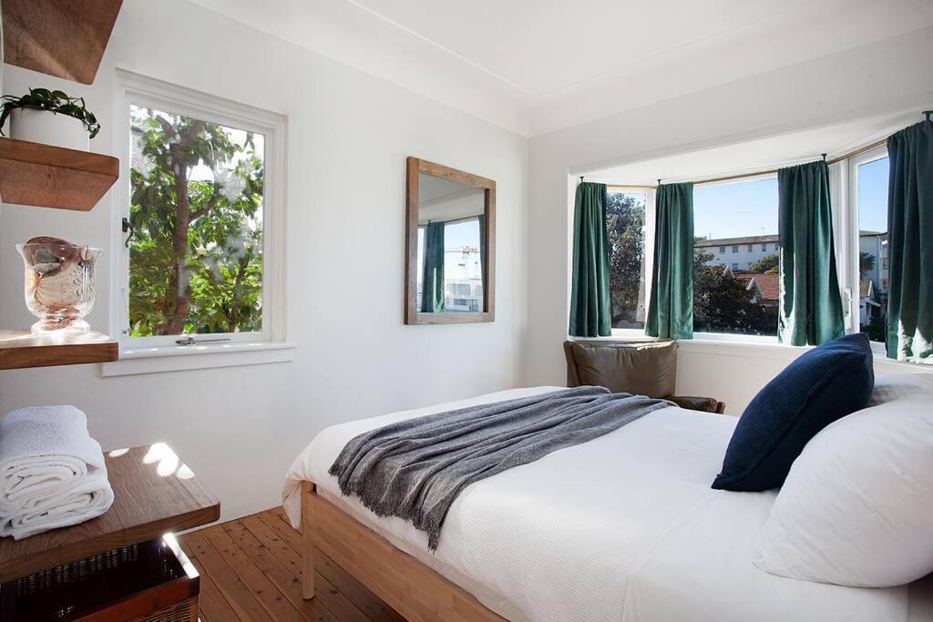 Sun-filled North Bondi Moments To Apartment